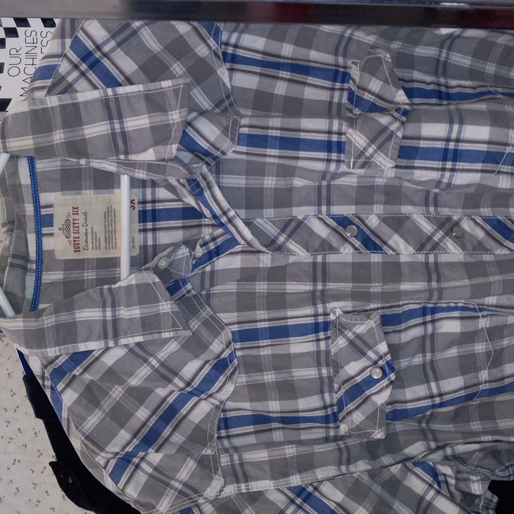 Short sleeve button down